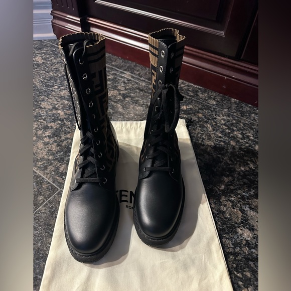 Fendi combat boot - Picture 3 of 4